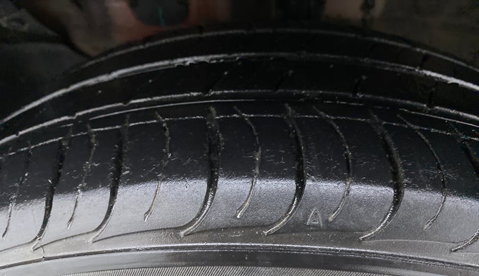 2020 KIA SELTOS HTK PLUS 1.5 DIESEL, Diesel, Manual, 28,796 km, Left Front Tyre Tread
