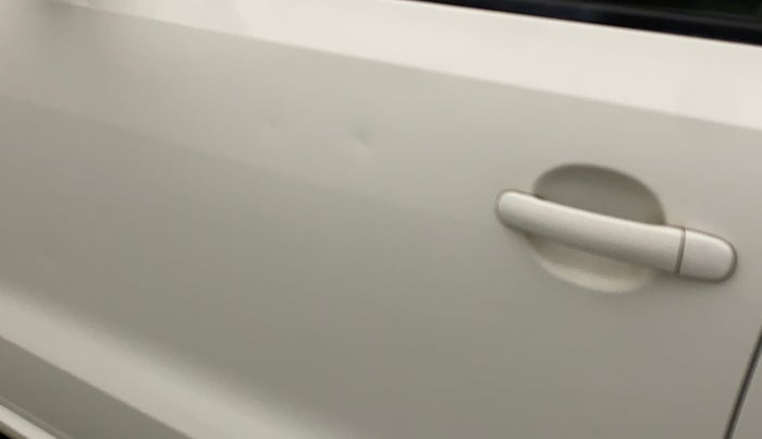2015 Volkswagen Polo COMFORTLINE 1.2L, Petrol, Manual, 88,068 km, Front passenger door - Minor scratches
