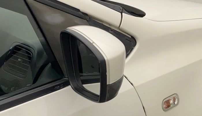 2015 Volkswagen Polo COMFORTLINE 1.2L, Petrol, Manual, 88,068 km, Right rear-view mirror - Mirror motor not working