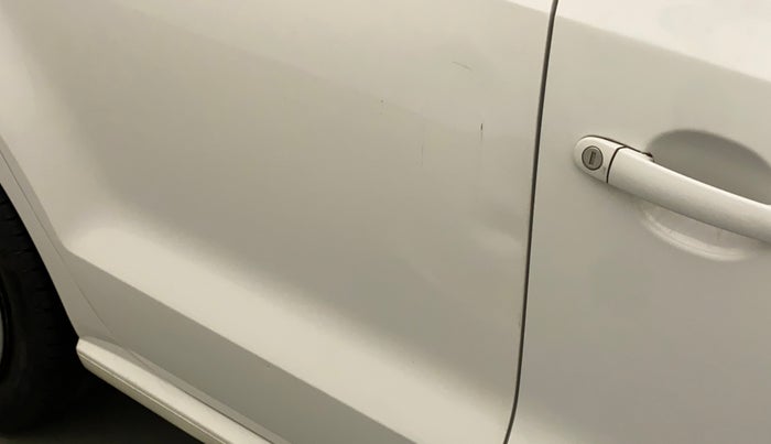2015 Volkswagen Polo COMFORTLINE 1.2L, Petrol, Manual, 88,068 km, Right rear door - Slightly dented