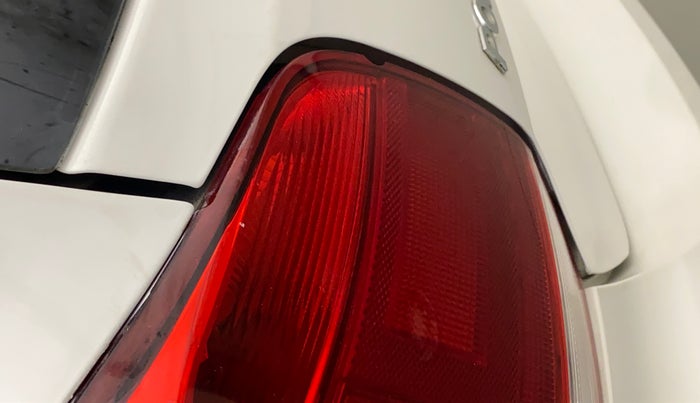 2015 Volkswagen Polo COMFORTLINE 1.2L, Petrol, Manual, 88,068 km, Left tail light - Minor damage