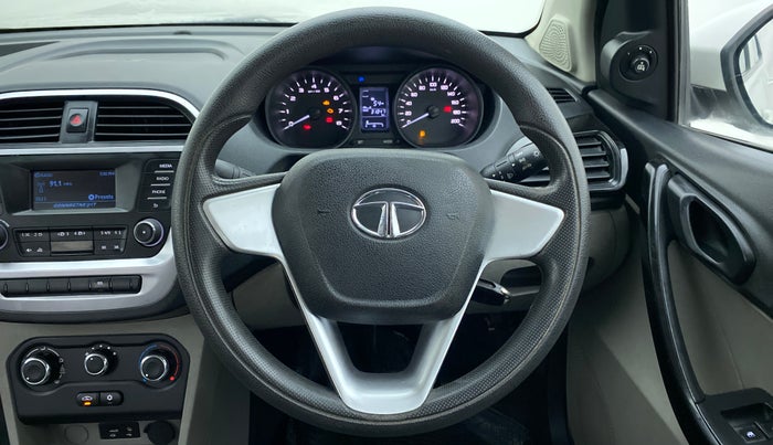 2017 Tata Tiago XT 1.2 REVOTRON, Petrol, Manual, 31,888 km, Steering Wheel Close Up