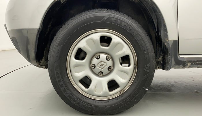 2014 Renault Duster RXL PETROL, Petrol, Manual, 59,943 km, Left Front Wheel
