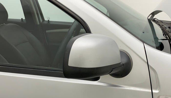 2014 Renault Duster RXL PETROL, Petrol, Manual, 59,943 km, Right rear-view mirror - Slight misalignment