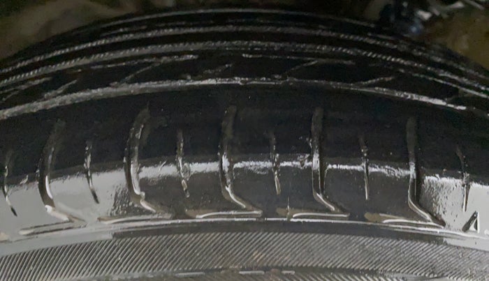 2014 Maruti Wagon R 1.0 LXI CNG, CNG, Manual, 60,506 km, Right Rear Tyre Tread