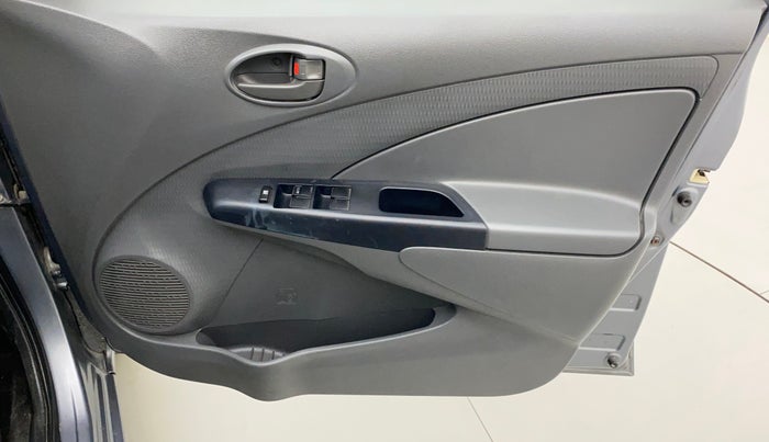 2013 Toyota Etios Liva G, Petrol, Manual, 79,288 km, Driver Side Door Panels Control