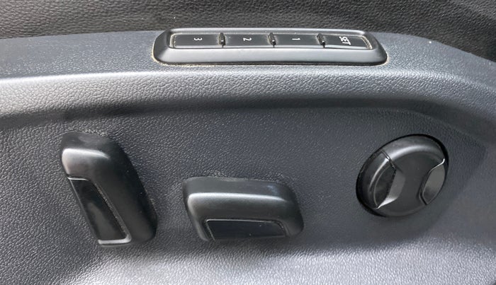 2018 Volkswagen TIGUAN HIGHLINE A/T, Diesel, Automatic, 66,478 km, Driver Side Adjustment Panel