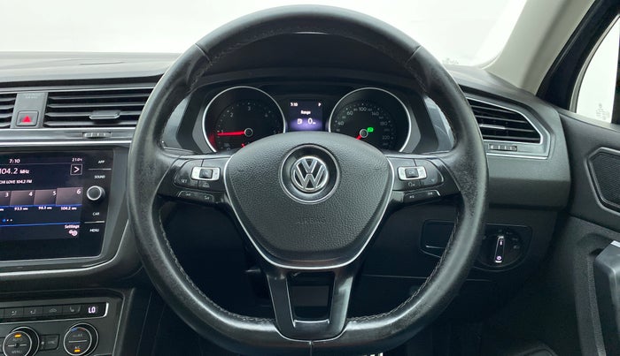 2018 Volkswagen TIGUAN HIGHLINE A/T, Diesel, Automatic, 66,478 km, Steering Wheel Close Up