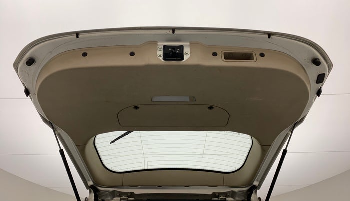 2016 Mahindra XUV500 W10, Diesel, Manual, 54,975 km, Boot Door Open