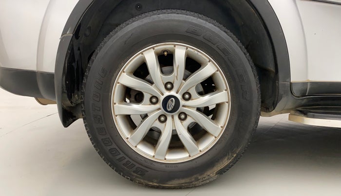 2016 Mahindra XUV500 W10, Diesel, Manual, 54,975 km, Right Rear Wheel