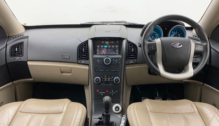 2016 Mahindra XUV500 W10, Diesel, Manual, 54,975 km, Dashboard