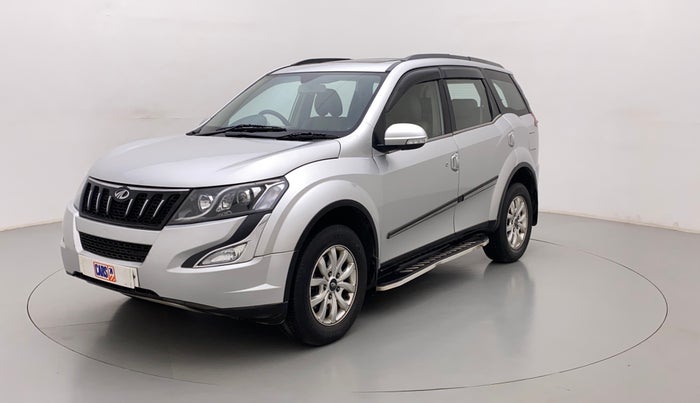 2016 Mahindra XUV500 W10, Diesel, Manual, 54,975 km, Left Front Diagonal