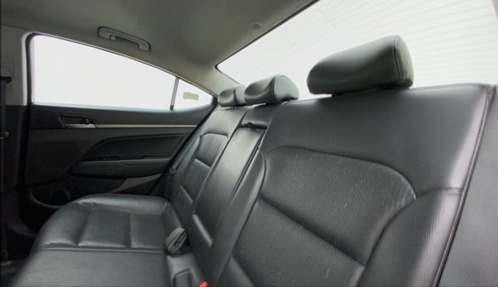 2017 Hyundai New Elantra 1.6 SX (O) AT DIESEL, Diesel, Automatic, 70,112 km, Right Side Rear Door Cabin