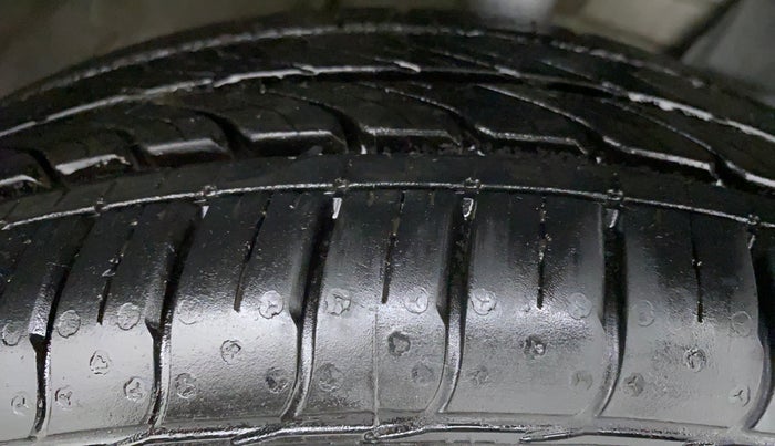 2013 Nissan Micra Active XV S, Petrol, Manual, 46,776 km, Right Rear Tyre Tread