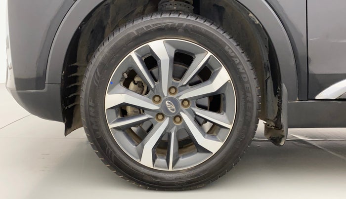 2021 Mahindra XUV300 W8 (O) 1.2 PETROL, Petrol, Manual, 9,715 km, Left Front Wheel