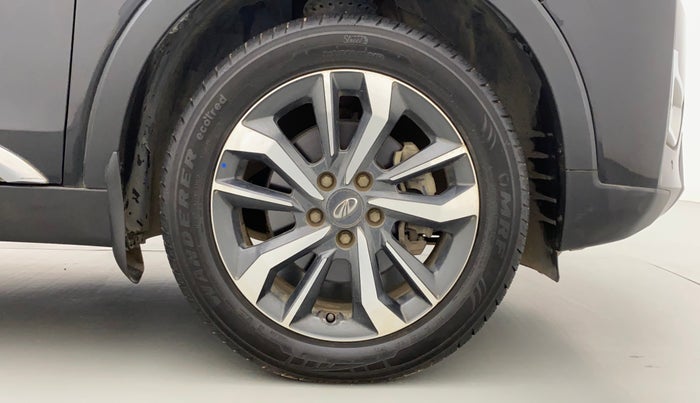 2021 Mahindra XUV300 W8 (O) 1.2 PETROL, Petrol, Manual, 9,715 km, Right Front Wheel