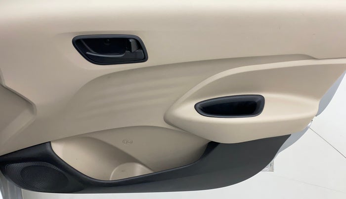 2020 Hyundai NEW SANTRO MAGNA, Petrol, Manual, 31,723 km, Driver Side Door Panels Control