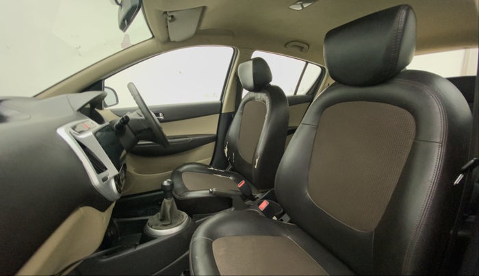 2013 Hyundai i20 MAGNA 1.2, Petrol, Manual, 40,449 km, Right Side Front Door Cabin