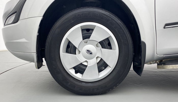 2018 Mahindra XUV500 W5 FWD, Diesel, Manual, 35,913 km, Left Front Wheel