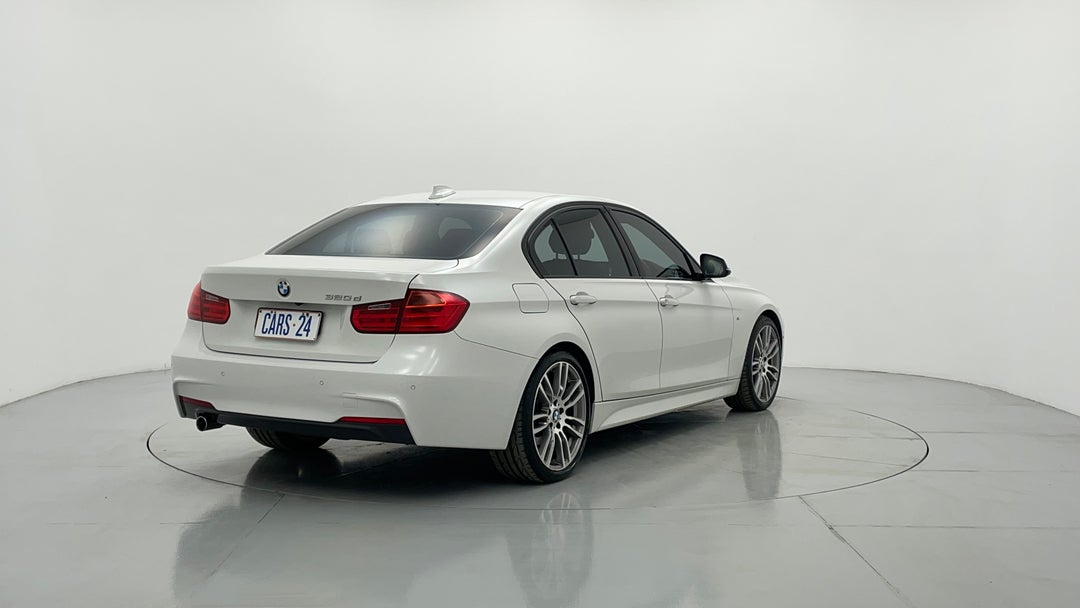 Right Back Diagonal (45- Degree) View