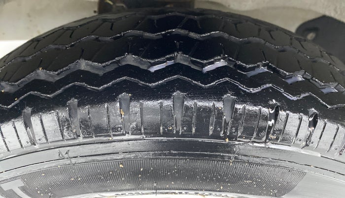 2017 Maruti Eeco 5 STR WITH AC PLUSHTR, Petrol, Manual, 15,665 km, Left Front Tyre Tread