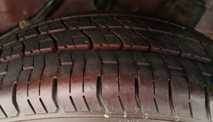 2015 Honda Brio S MT, Petrol, Manual, 50,489 km, Left Rear Tyre Tread