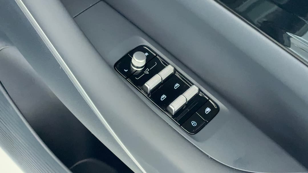 2026 Geely Ex5 Inspire, Automatic, 939 km, Drivers Side Door Panel Controls