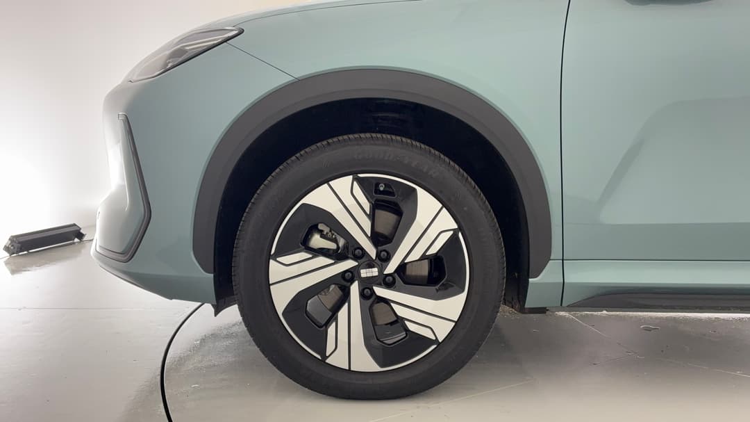 2026 Geely Ex5 Inspire, Automatic, 939 km, Left Front Wheel