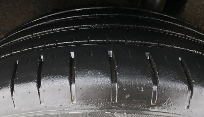 2020 Maruti Baleno ZETA PETROL 1.2, Petrol, Manual, 34,569 km, Left Rear Tyre Tread