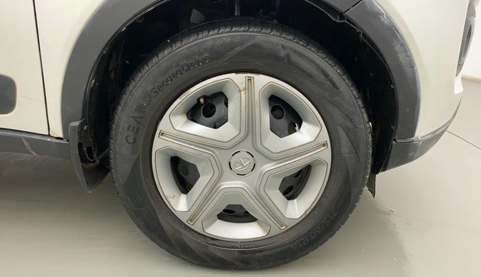2020 Tata NEXON XM SUNROOF DIESEL, Diesel, Manual, 36,490 km, Right Front Wheel