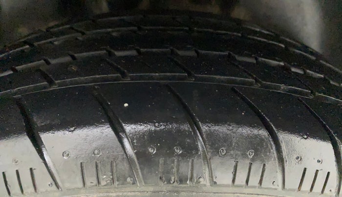 2017 Volkswagen Ameo TRENDLINE 1.2L, Petrol, Manual, 53,066 km, Right Rear Tyre Tread