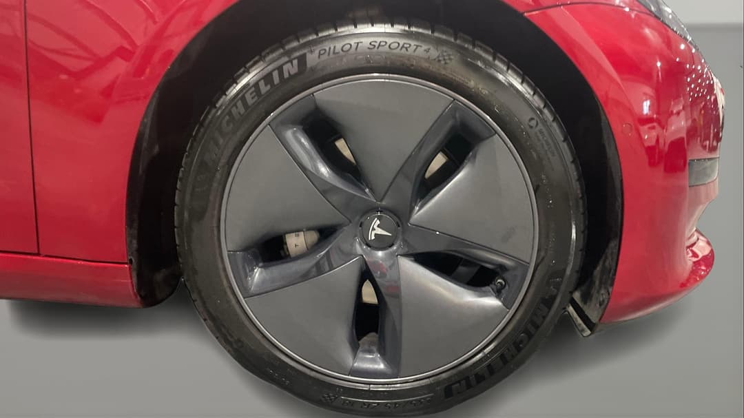 2020 Tesla Model 3 Standard Range RWD, Automatic, 58057 km, Right Front Wheel