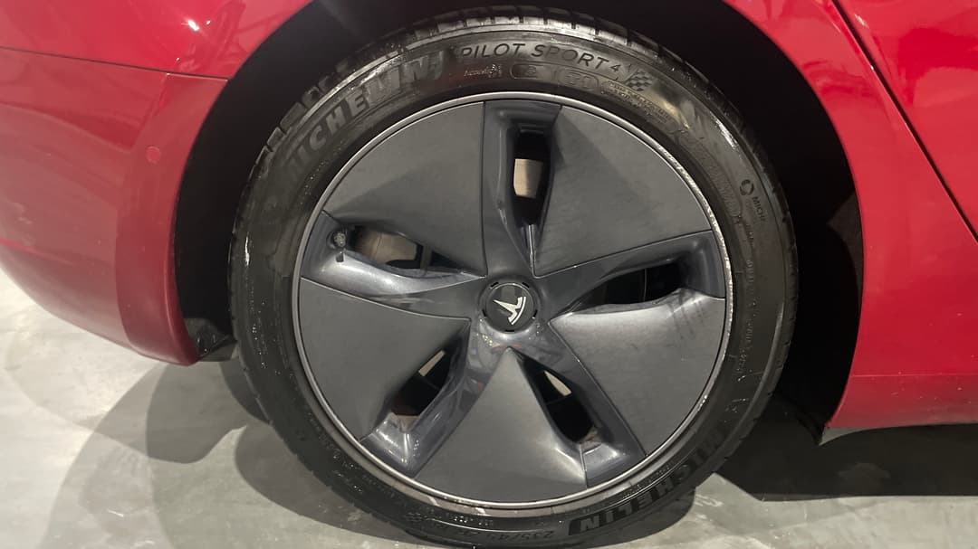 2020 Tesla Model 3 Standard Range RWD, Automatic, 58057 km, Right Rear Wheel