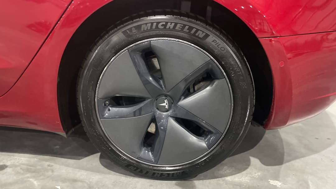 2020 Tesla Model 3 Standard Range RWD, Automatic, 58057 km, Left Rear Wheel