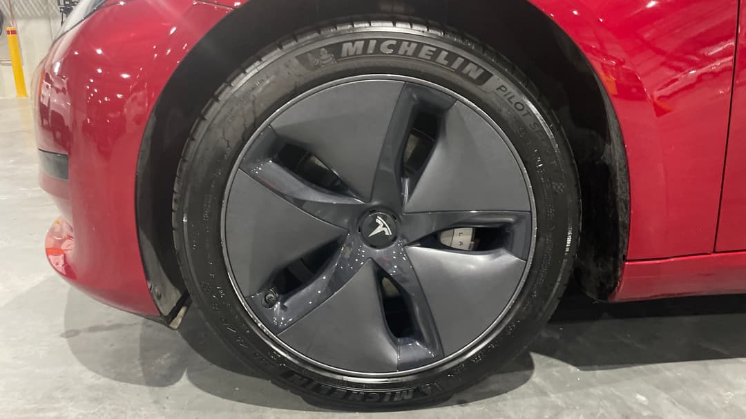 2020 Tesla Model 3 Standard Range RWD, Automatic, 58057 km, Left Front Wheel