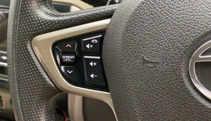 2015 Tata Zest XMS PETROL, Petrol, Manual, 89,051 km, Steering wheel - Sound system control not functional