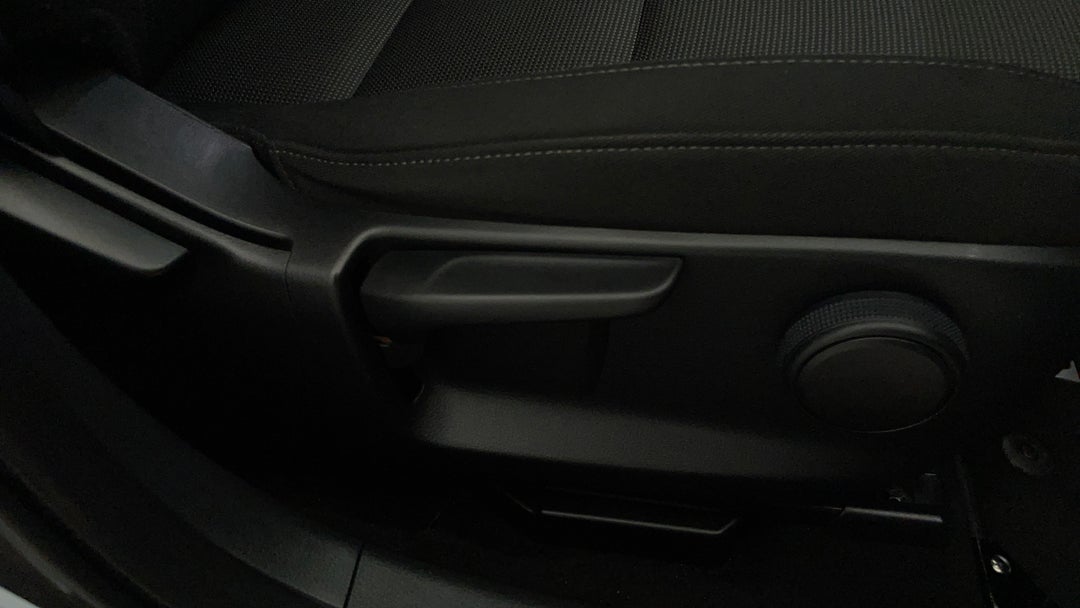 2021 Mazda CX-30 G20 Evolve (FWD), Automatic, 111561 km, Drivers Side Adjustment Panel