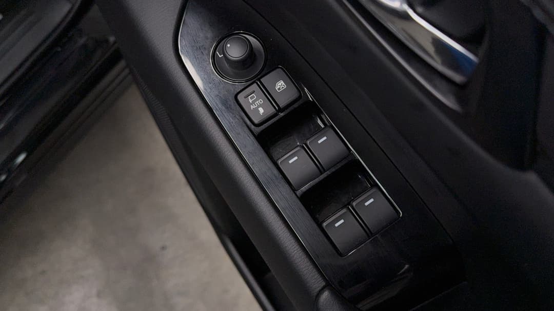 2018 Mazda CX-5 Touring (4x4) (5yr), Automatic, 55871 km, Drivers Side Door Panel Controls