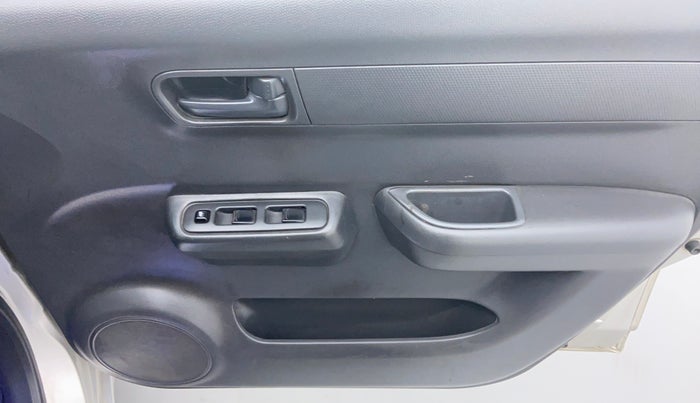 2010 Maruti Swift LXI D, Petrol, Manual, 46,080 km, Driver Side Door Panel Controls