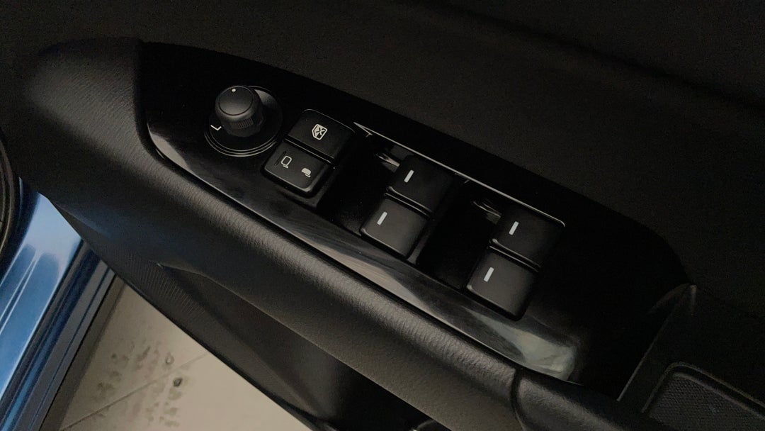 2023 Mazda CX-5 G25 Maxx Sport (FWD), Automatic, 51676 km, Drivers Side Door Panel Controls