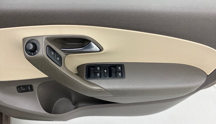 2015 Volkswagen Vento HIGHLINE DIESEL, Diesel, Manual, 85,009 km, Driver Side Door Panels Control