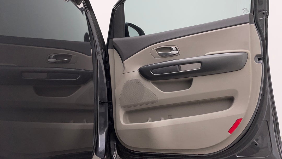 2017 Kia Carnival S, Automatic, 126569 km, Speaker View