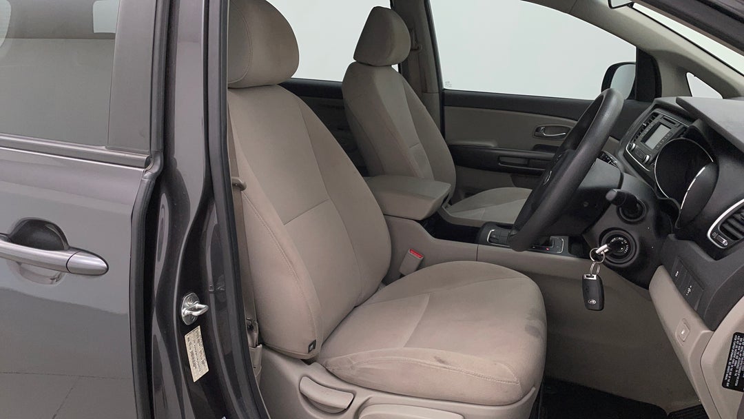 2017 Kia Carnival S, Automatic, 126569 km, Right Side Front Door Cabin View