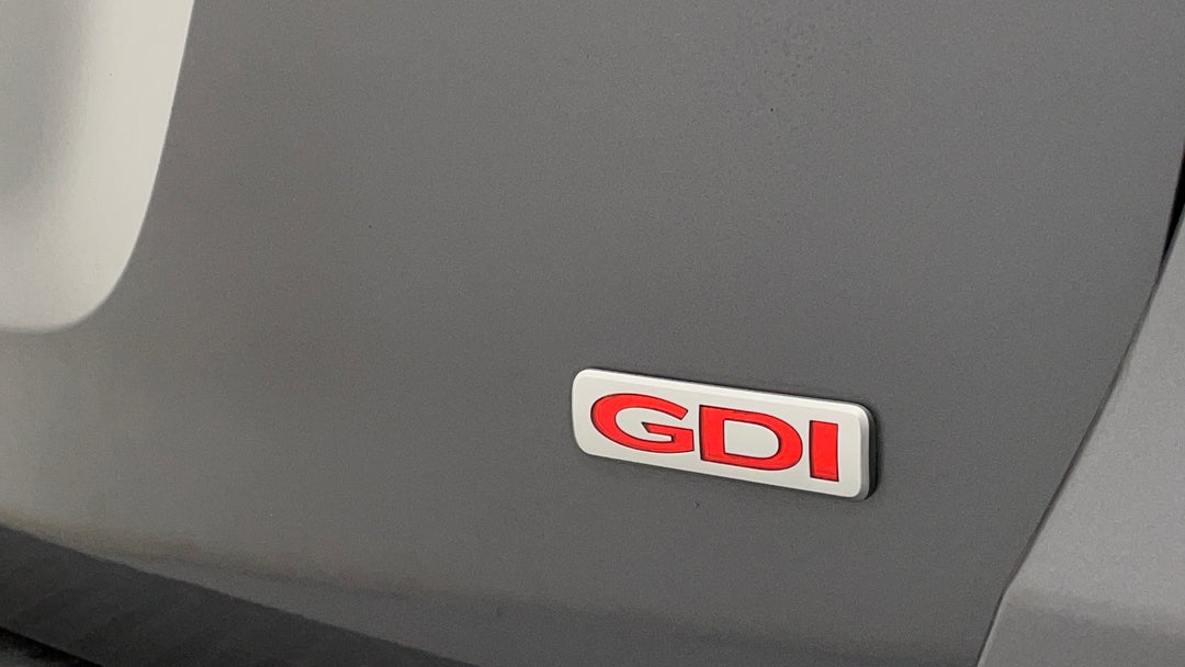 2017 Kia Carnival S, Automatic, 126569 km, Badge (Boot Right Side)