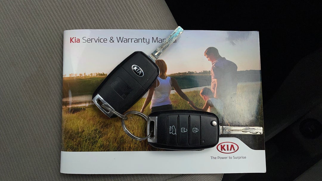 2017 Kia Carnival S, Automatic, 126569 km, Key Close-up