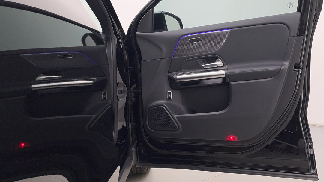 2022 Mercedes-benz GLA 200, Automatic, 24049 km, Speaker View