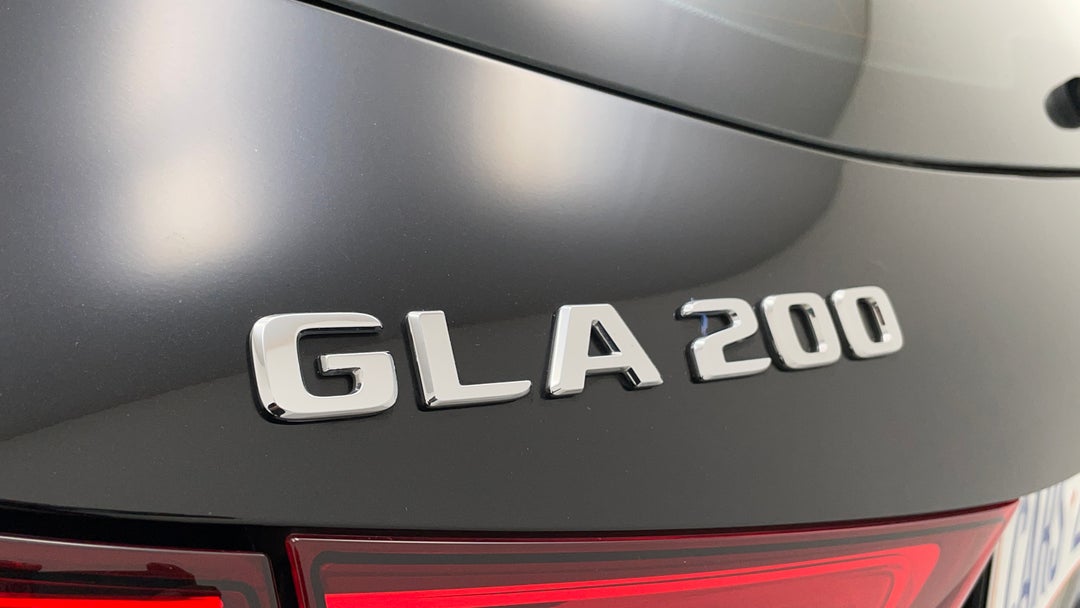 2022 Mercedes-benz GLA 200, Automatic, 24049 km, Badge (Boot Left Side)