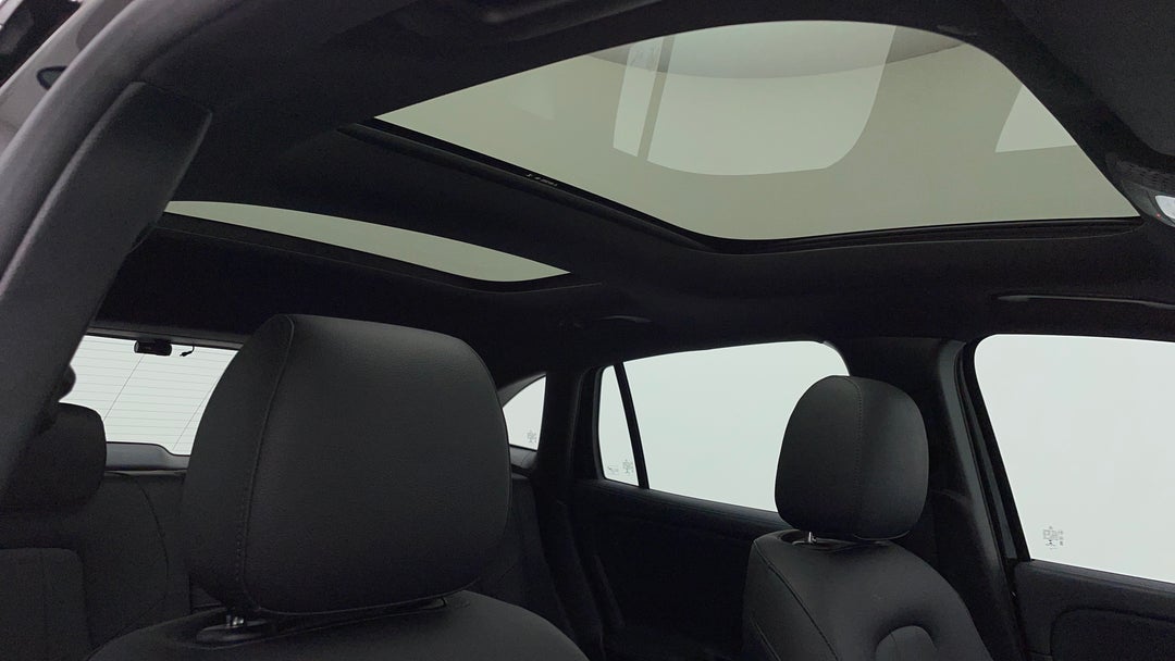 2022 Mercedes-benz GLA 200, Automatic, 24049 km, Interior Sunroof/Moonroof