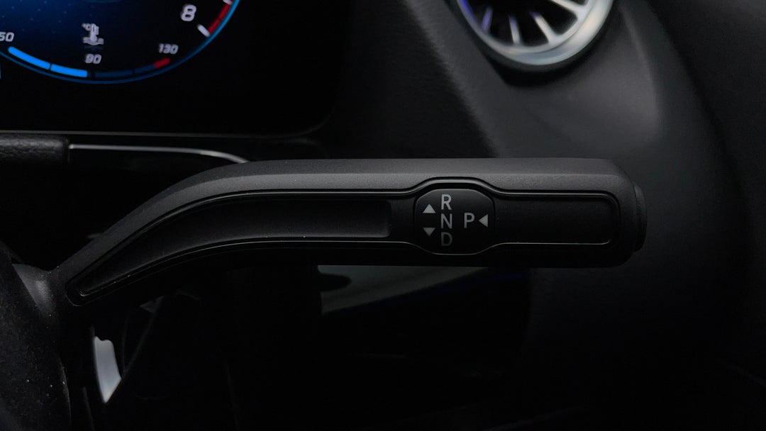 2022 Mercedes-benz GLA 200, Automatic, 24049 km, Gear Lever 