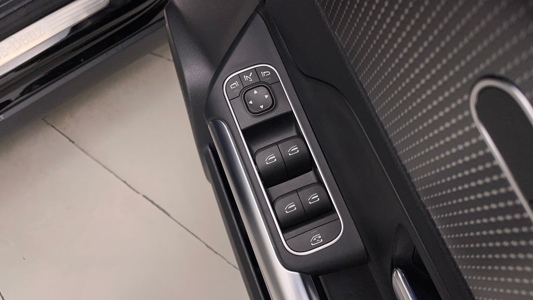 2022 Mercedes-benz GLA 200, Automatic, 24049 km, Drivers Side Door Panel Controls